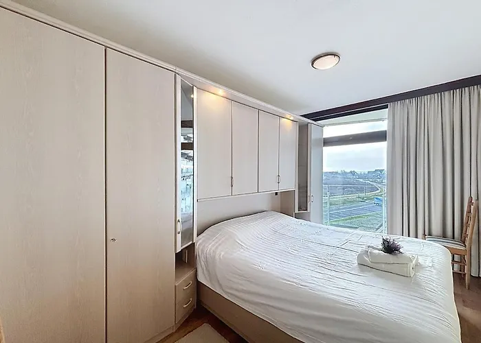 Flat Neptunus - Amazing Seaview In *